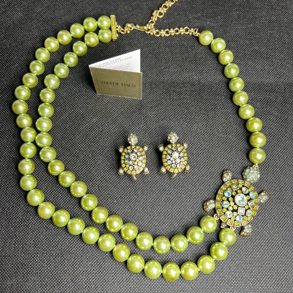 Heidi Daus Turtle Necklace & Earrings Set “Simply Irresistible” Green Crystals - Picture 9 of 14